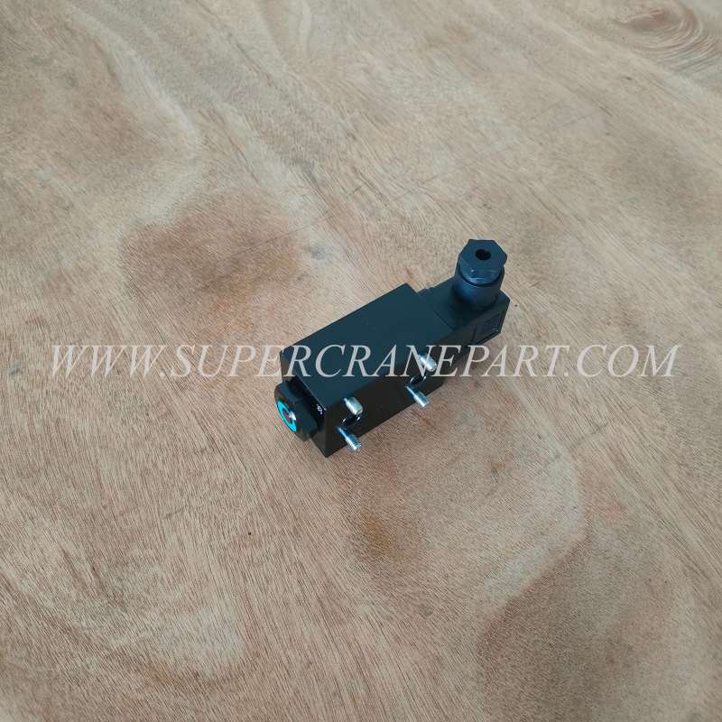 A240500000033 Pressure Switch